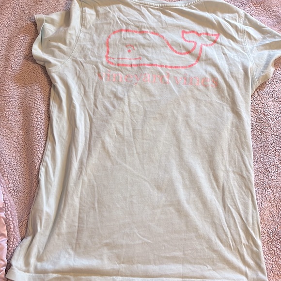 Blue vineyard vines shirt with pocket and pink logo on front and back - Picture 2 of 2